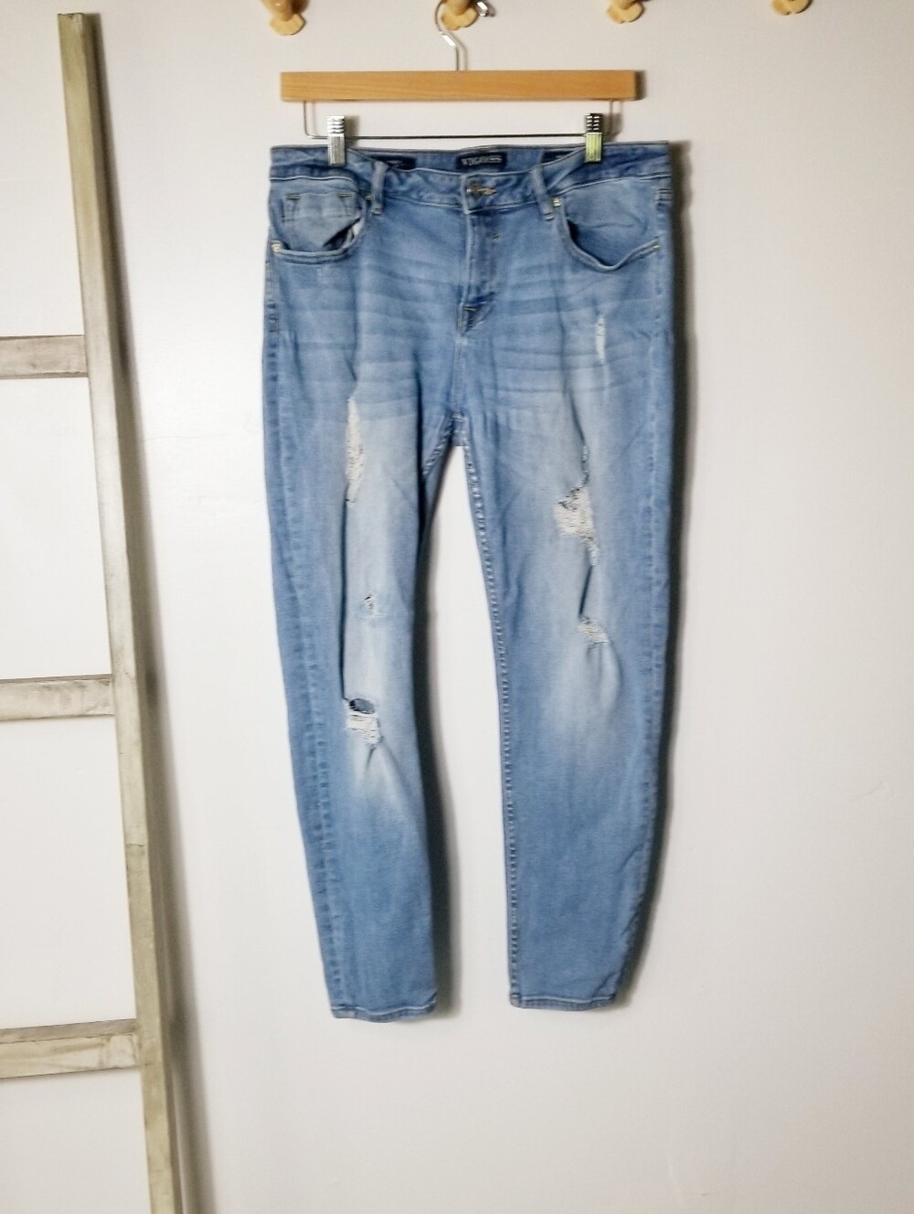 VIGOSS WOMEN'S DISTRESSED CLASSIC FIT JAGGER SKINNY JEANS SIZE 32